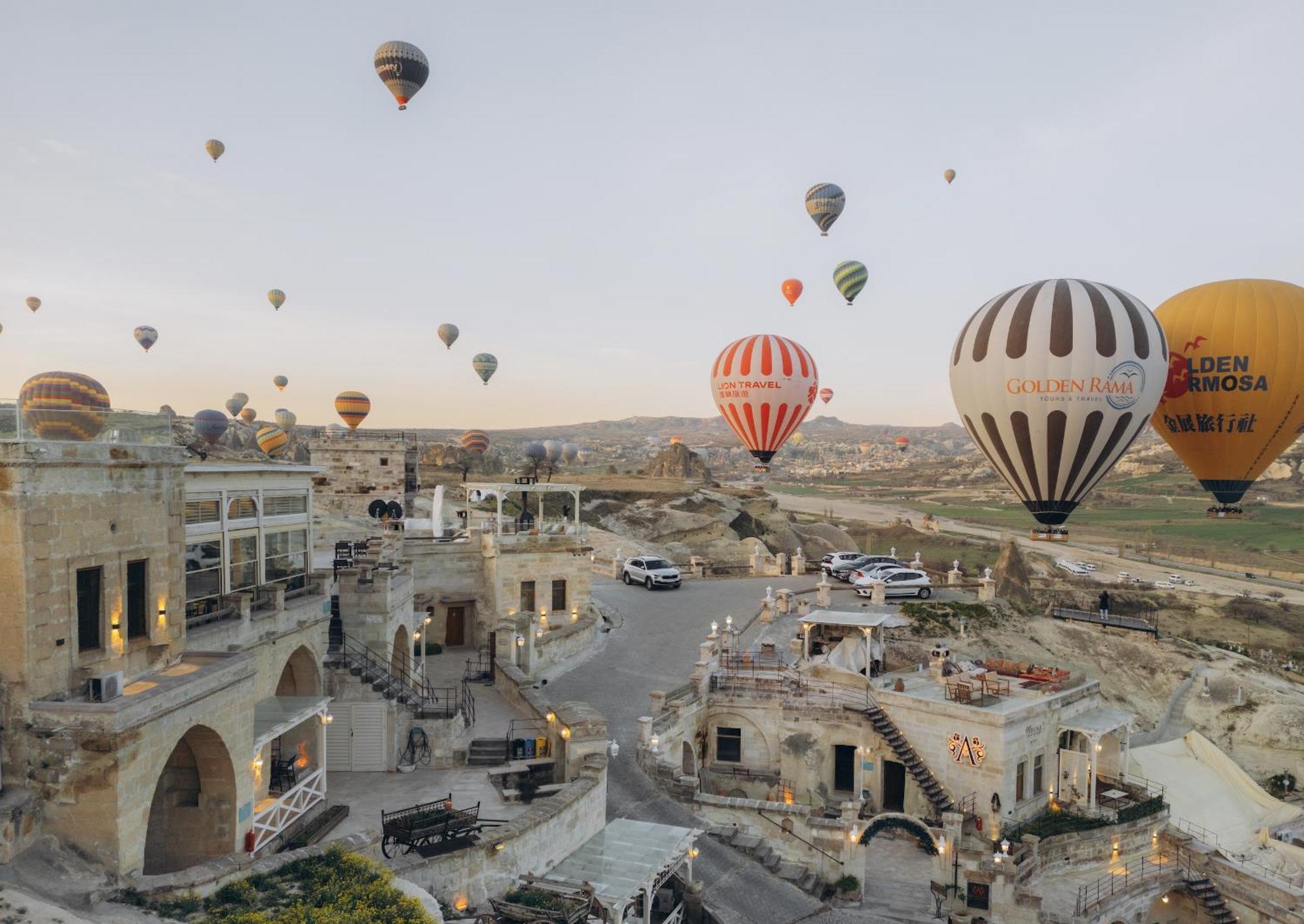 Azure Cave Suites - Cappadocia Гьореме Екстериор снимка