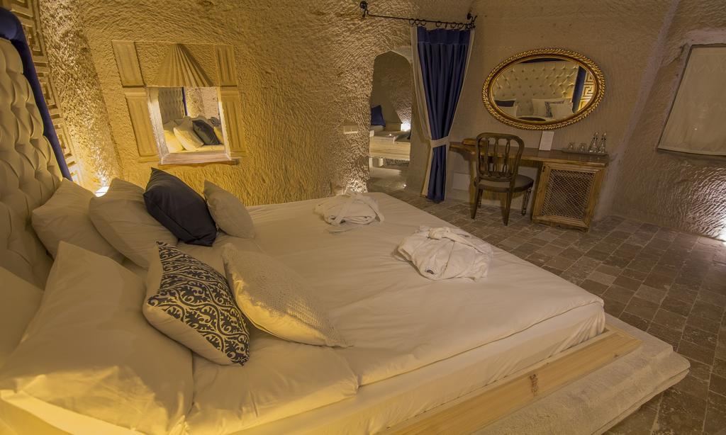 Azure Cave Suites - Cappadocia Гьореме Стая снимка